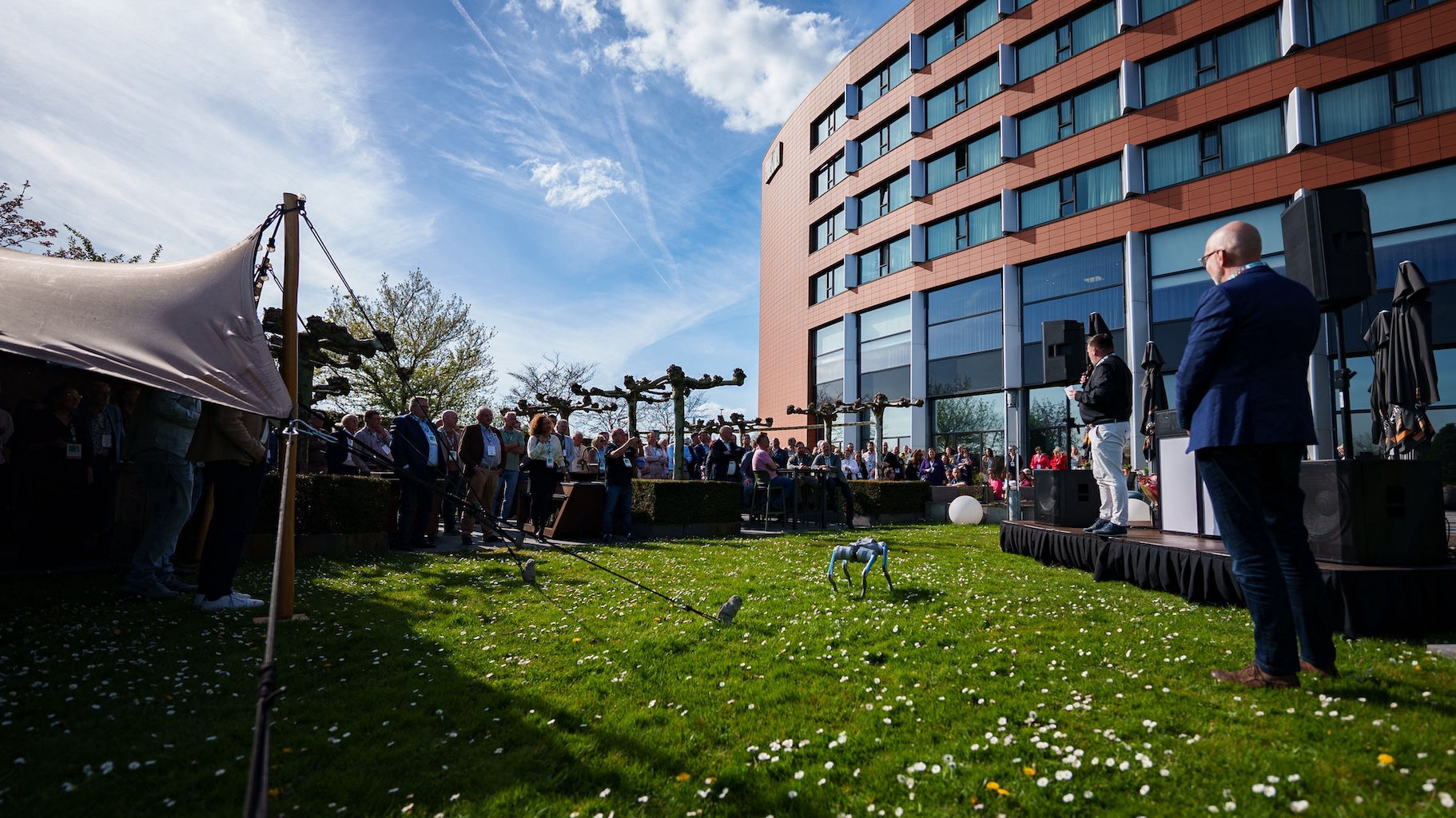 Robothond huren kopen lenen