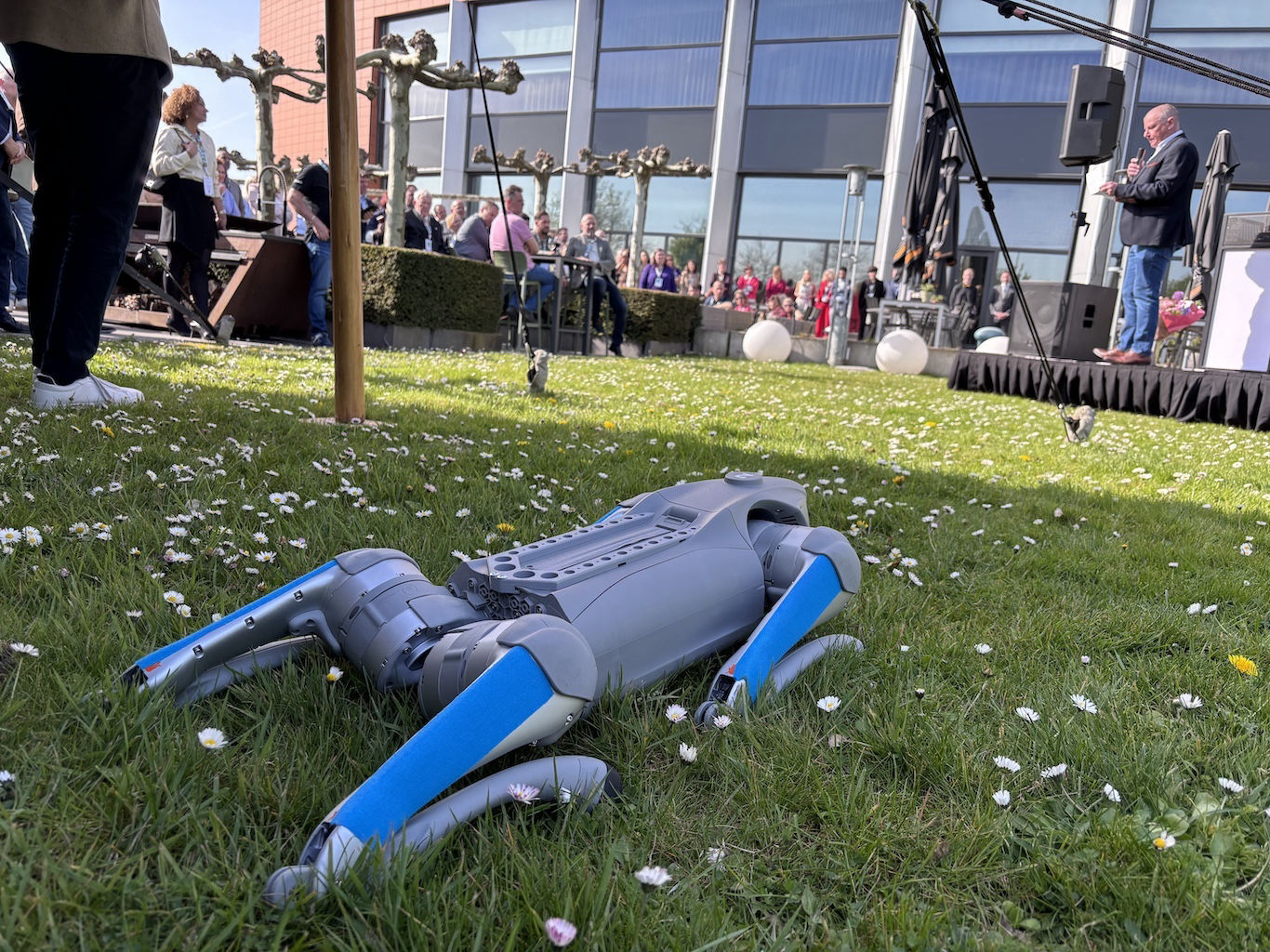 unitree robot huren kopen lenen